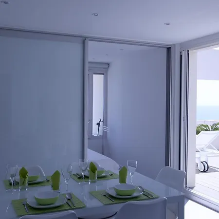 Design - Superb Seaviews - 70m2 - Large Terrace - Pool - No Extra Costs דירה