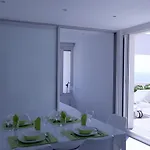 Design - Superb Seaviews - 70m2 - Large Terrace - Pool - No Extra Costs דירה