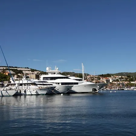 Apartament Design Apartment - Superb Seaviews - 70M2 - Large Terrace - Pool - No Extra Costs *