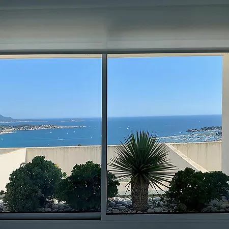 아파트 Design - Superb Seaviews - 70m2 - Large Terrace - Pool - No Extra Costs *